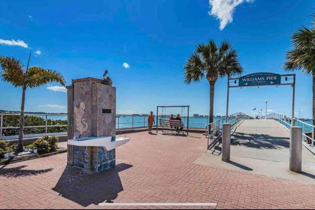 In The Center Of Gulfport, Min Away From The Beach! St. Petersburg Luaran gambar